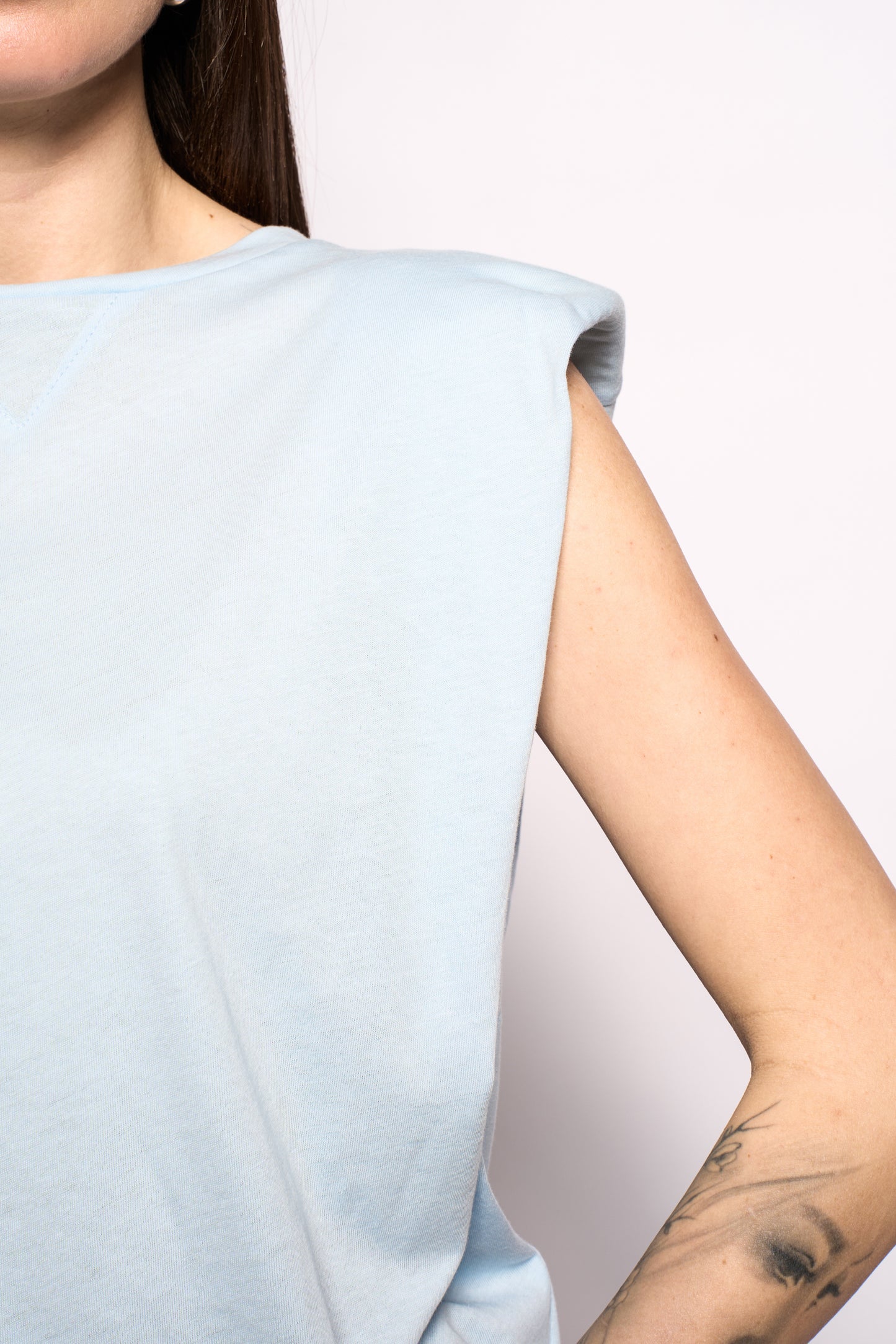 T-shirt spalline azzurra