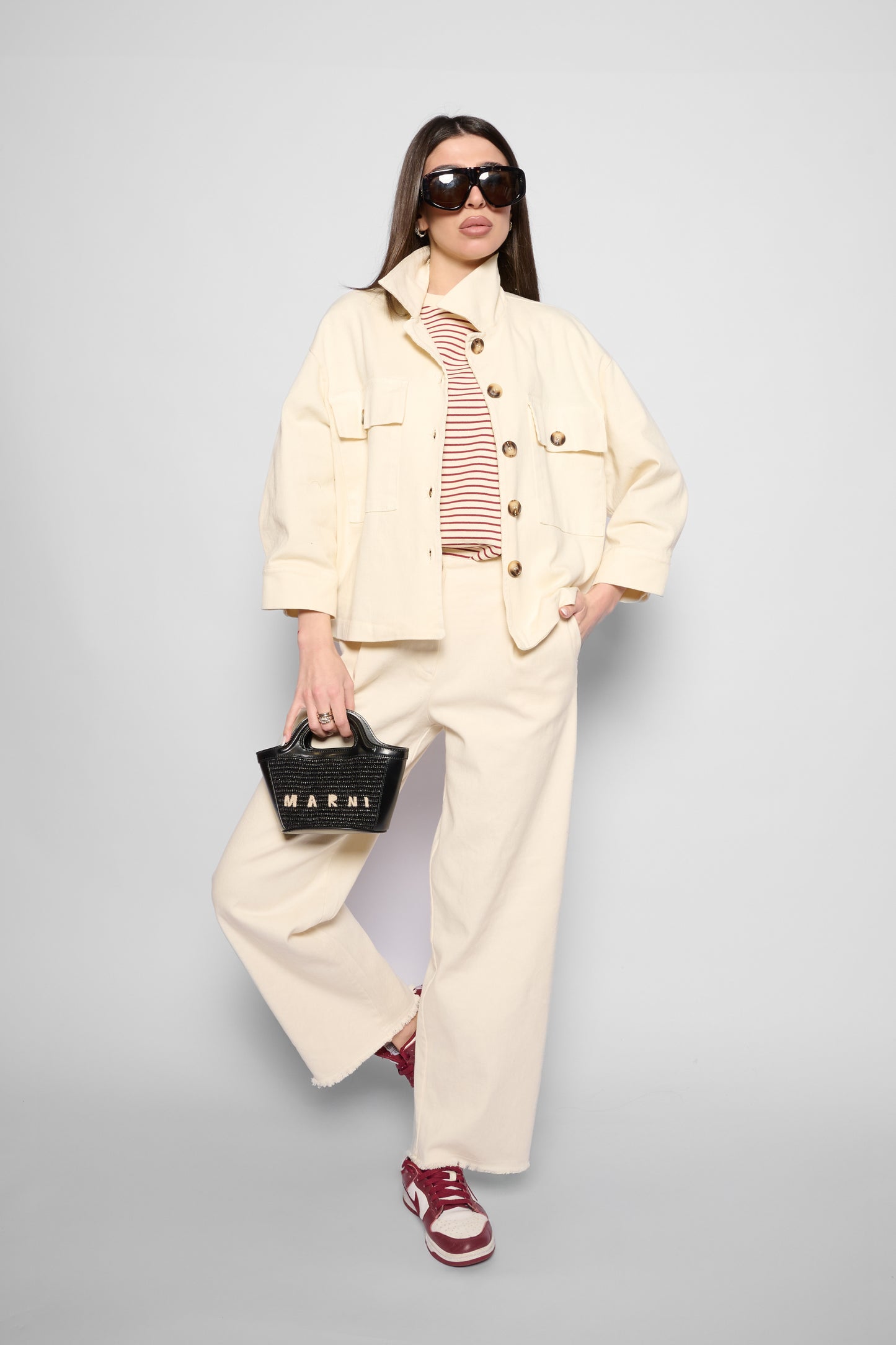 Pantaloni crema