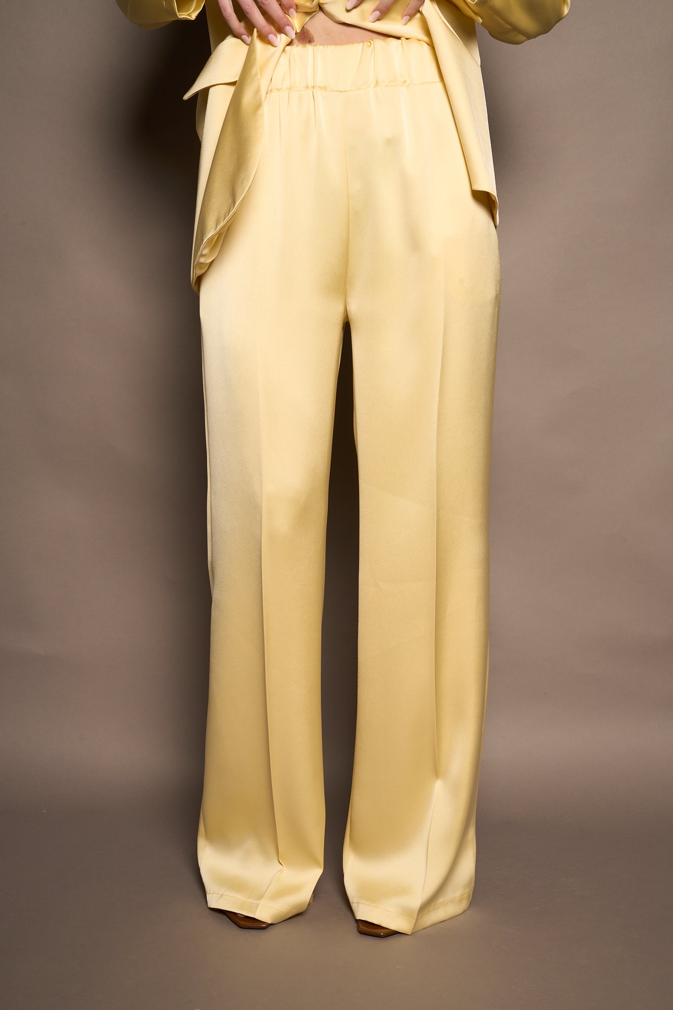 Pantalone tailleur satin