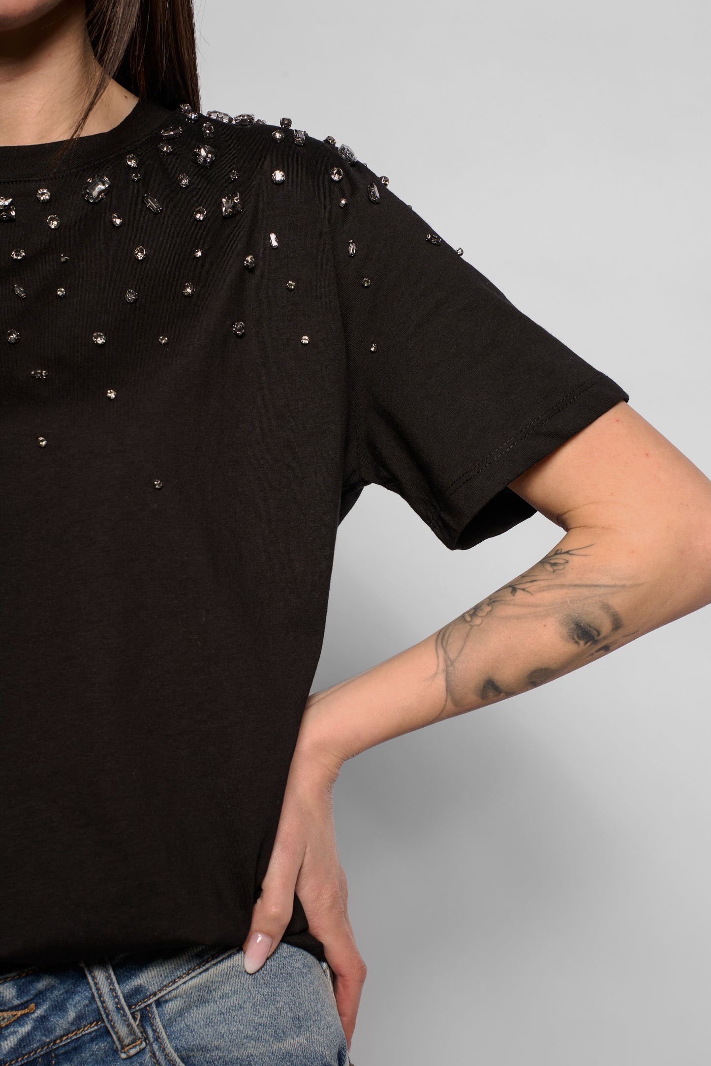 T-shirt strass nera
