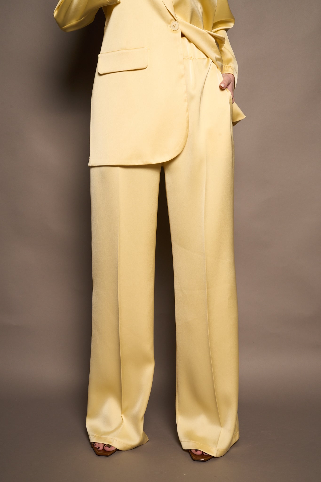 Pantalone tailleur satin