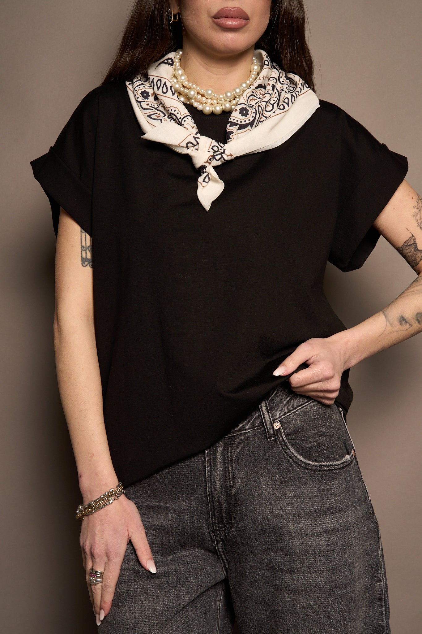 T-shirt foulard nera